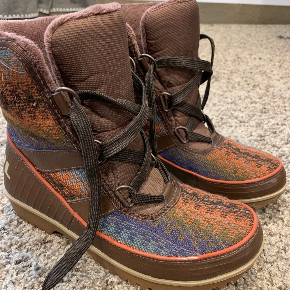 Sorel winter ankle boots